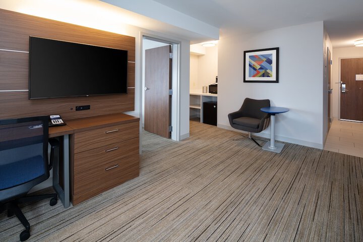 Room 15 of 43