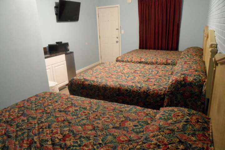 Room 7 of 25