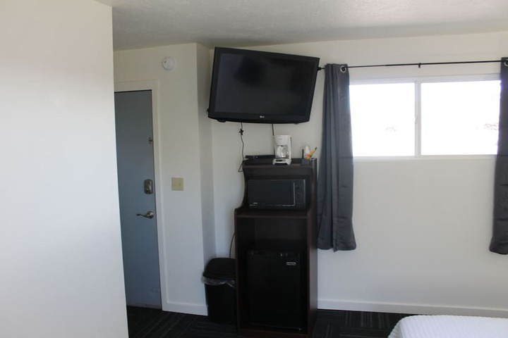 Room 33 of 36