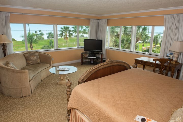 Safety Harbor Resort & Spa Trademark Collection by Wyndham