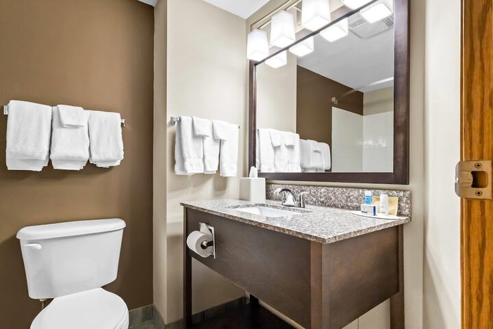 Super 8 by Wyndham Prince Albert