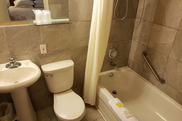 Room 21 of 33