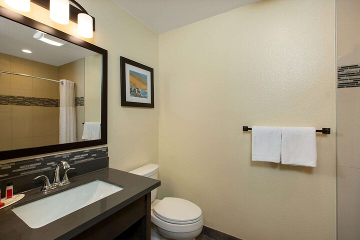 Room 11 of 22