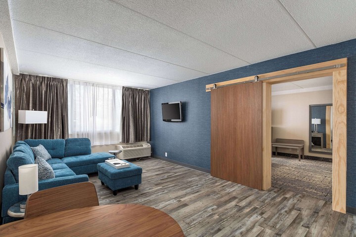 Room 21 of 33