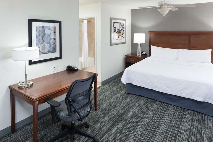 Room 17 of 27