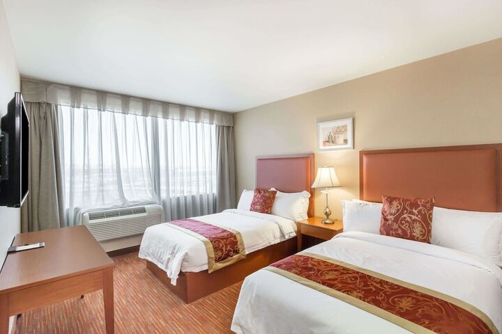 Room 14 of 22