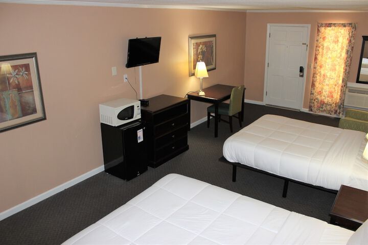 Room 12 of 16