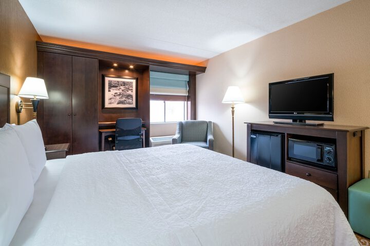 Room 26 of 77