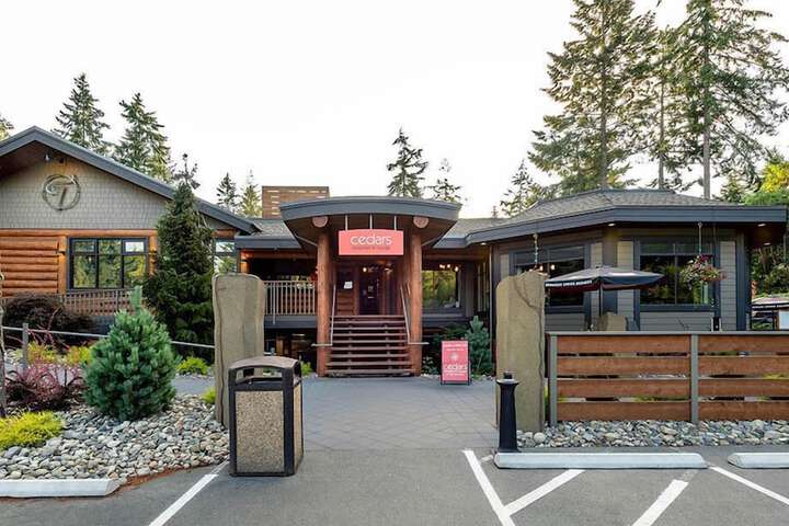 Tigh-Na-Mara Seaside Spa Resort