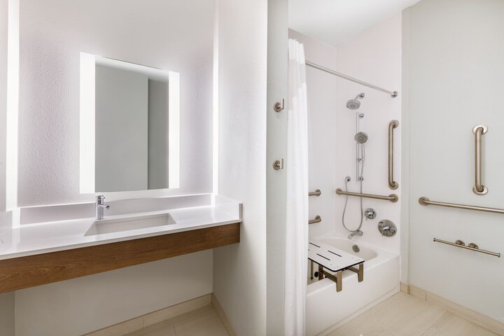 Room 20 of 39