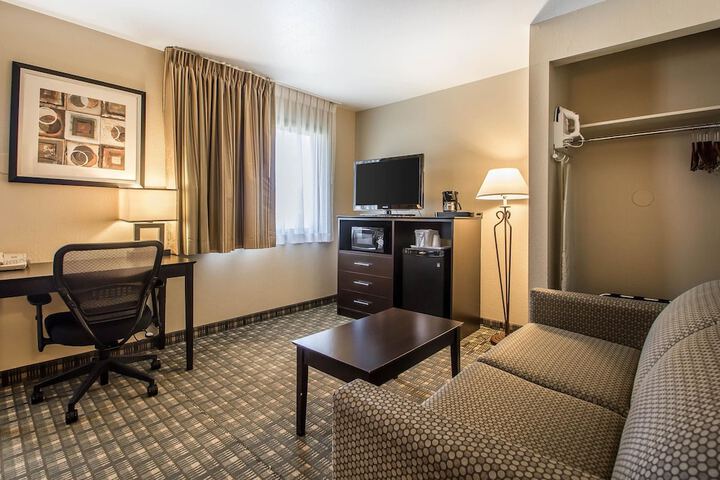 Room 14 of 32