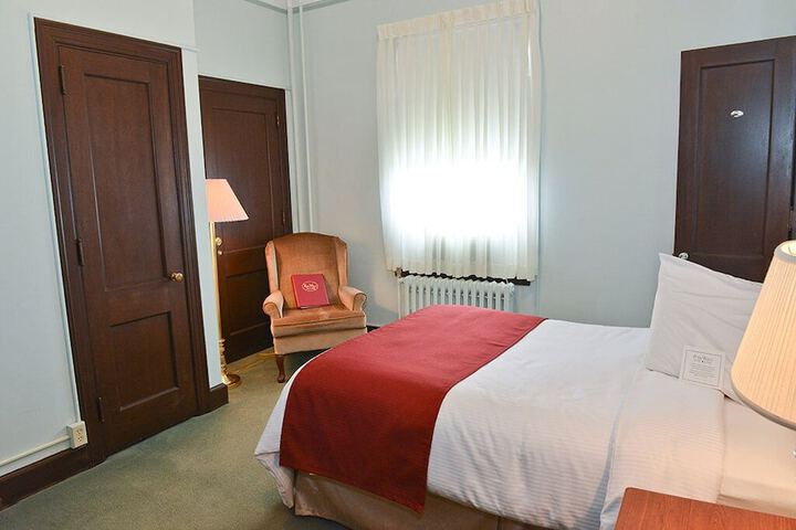 Room 17 of 43