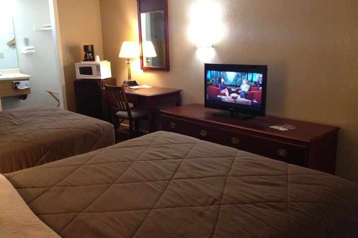 Room 25 of 38