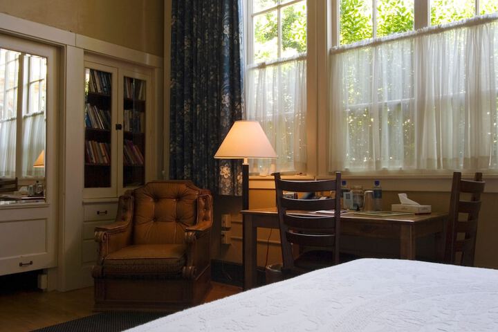 Room 19 of 74