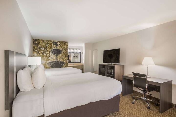 Room 34 of 41