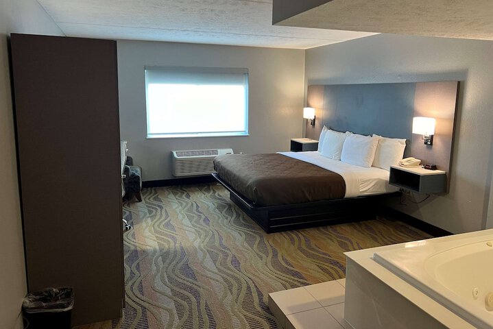 Room 10 of 25