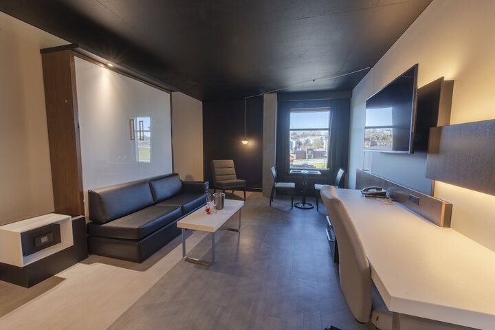 Room 25 of 61