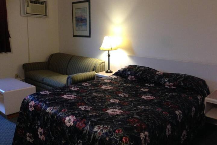 Room 13 of 40
