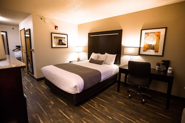 Ten Pin Inn & Suites