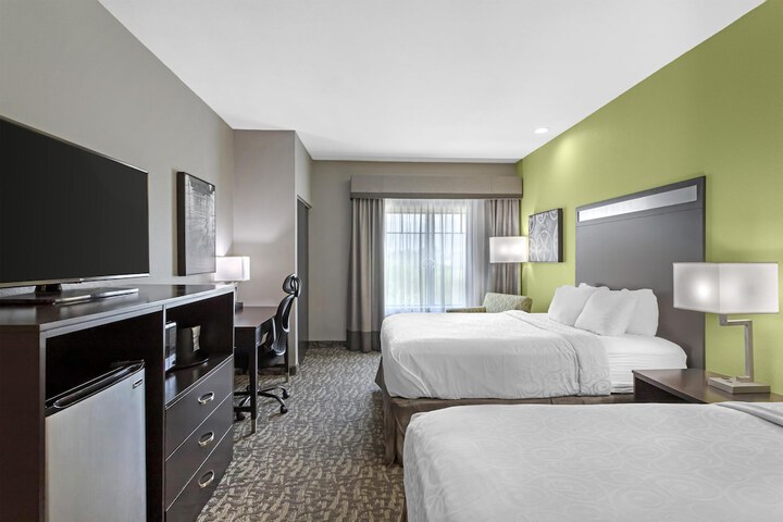 Best Western Plus Bay City Inn & Suites