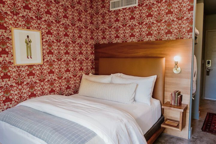Room 60 of 74