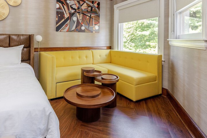 Room 22 of 39