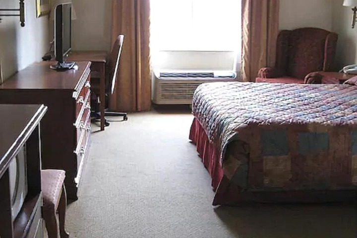 Room 27 of 35