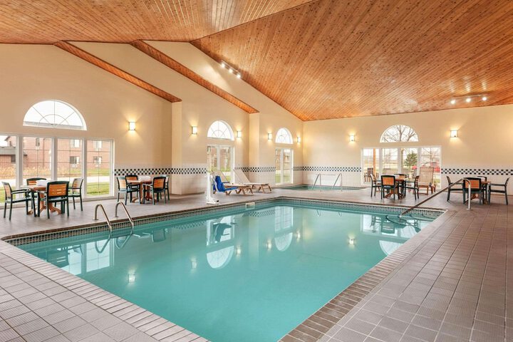 Country Inn & Suites by Radisson Ames, IA