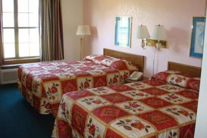 Room 18 of 32