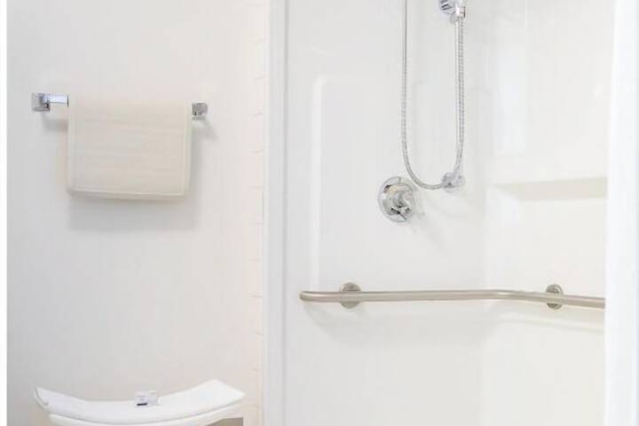 Ramada by Wyndham Surrey / Langley