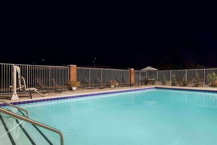 Pool 6 of 35