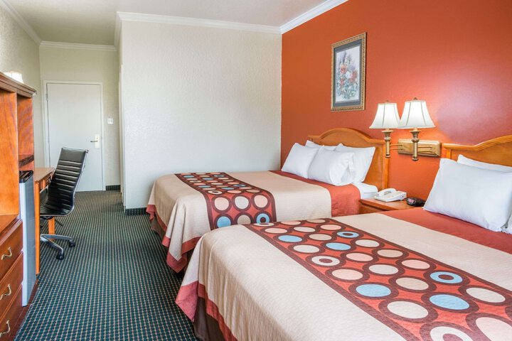 Room 16 of 31