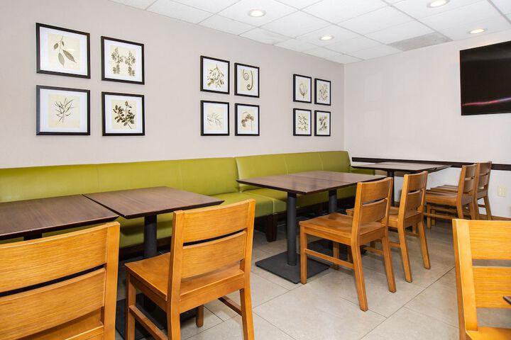 Country Inn & Suites by Radisson Rapid City, SD