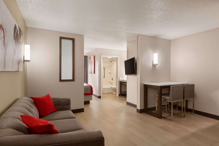 Ramada by Wyndham Suites Orlando Airport
