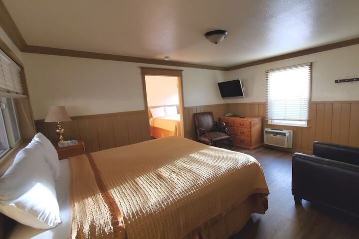 Room 18 of 137