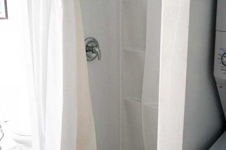 Lincoln Manor - Newly Renovated 1mile from PHL Airport and Sports Stadiums