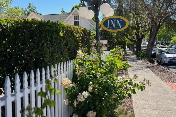 The Inn at Benicia Bay