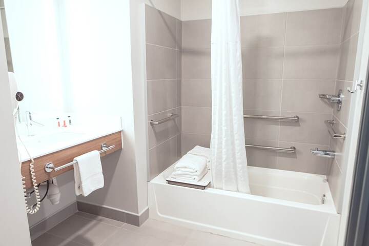 Microtel Inn & Suites by Wyndham Milford