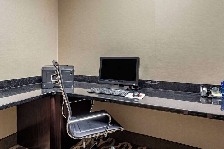 Business Center 43 of 43
