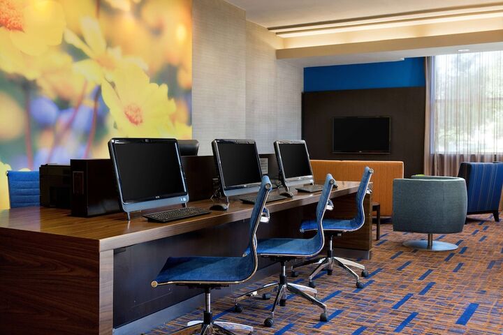 Business Center 42 of 43