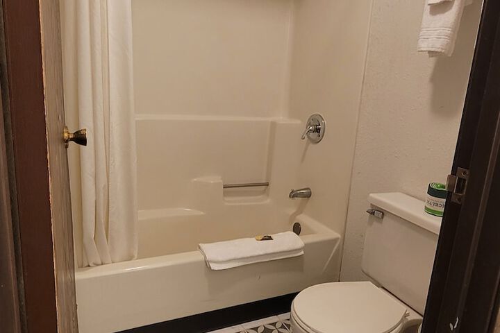 Room 26 of 37