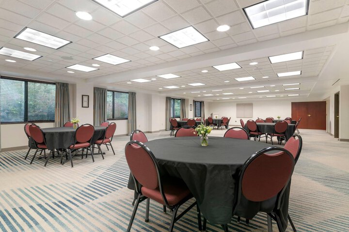 Comfort Inn & Suites Lake George