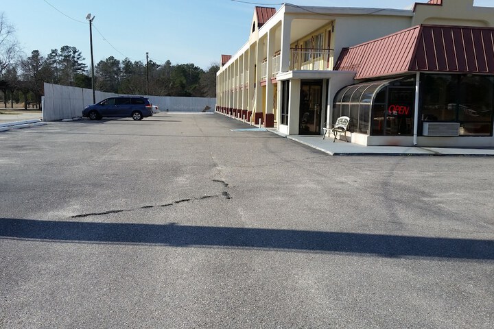 Economy Inn