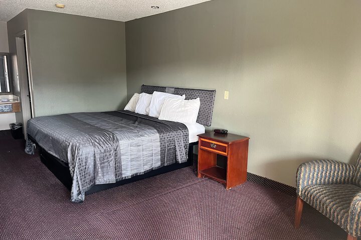 Room 11 of 20
