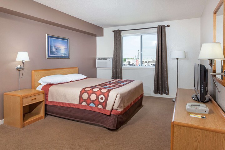 Room 8 of 21