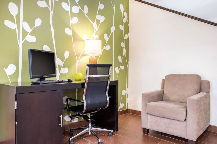 Business Center 59 of 59