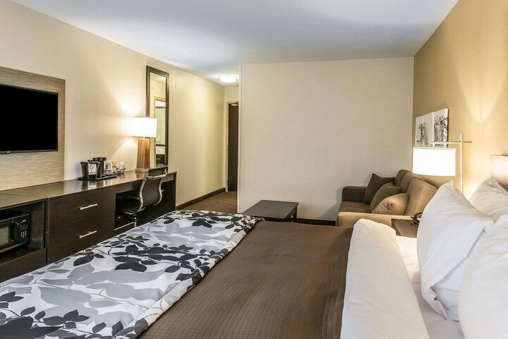 Room 21 of 31
