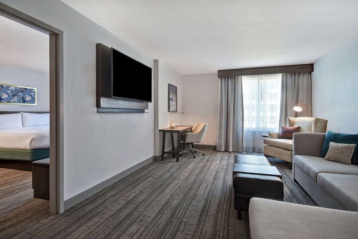 Room 33 of 60