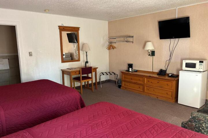 Redwood Arms Motel