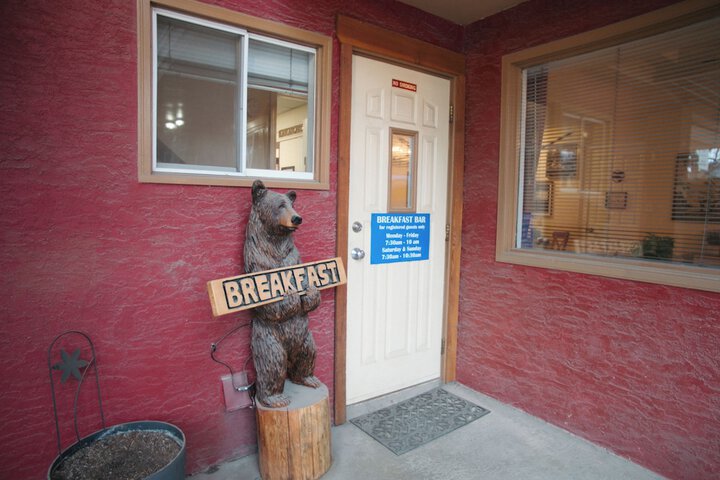 EasyStay Inn & Suites Fernie